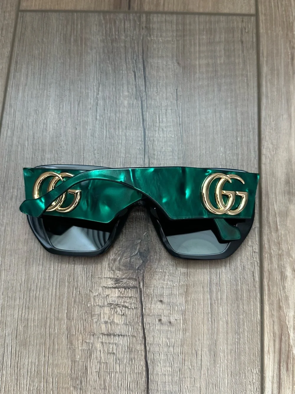 Gucci bold oversized